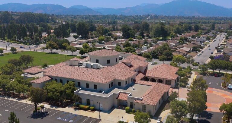 Camarillo Library, Living in Camarillo
