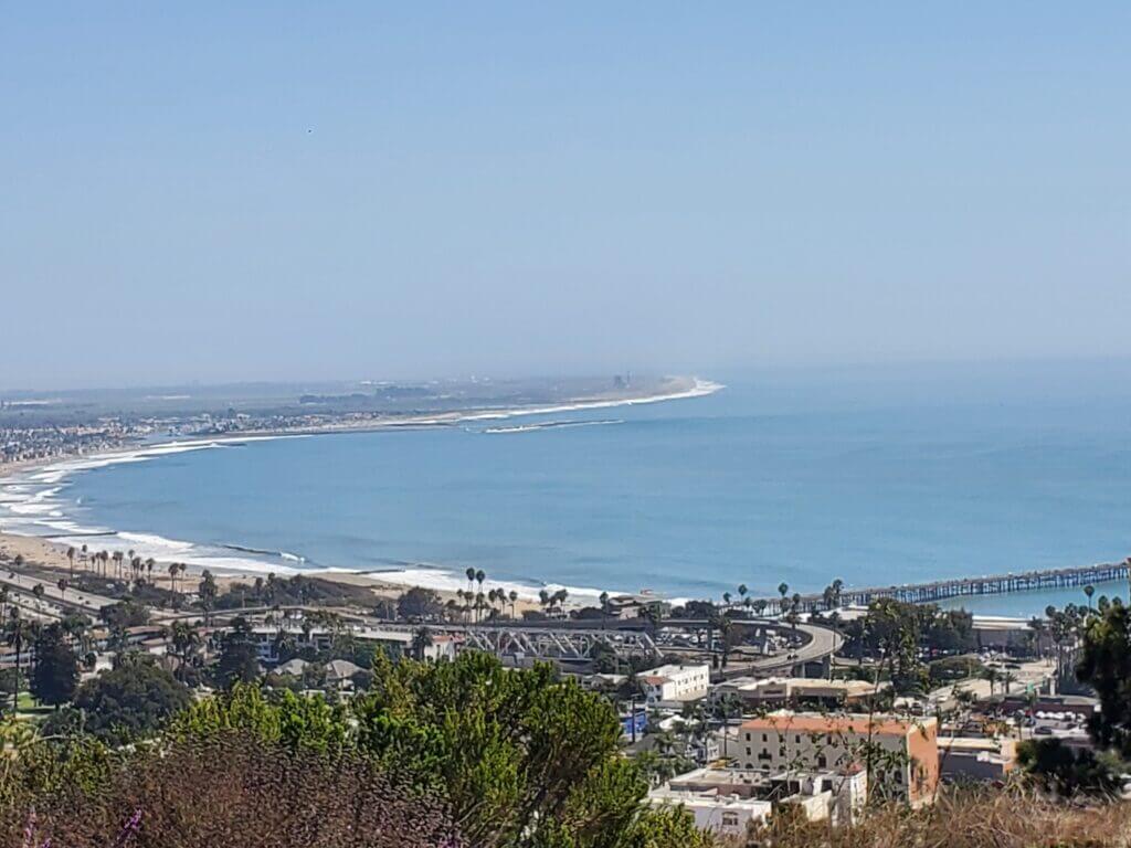Oxnard versus Ventura The perfect combination of coastline, mountains and an historic, and thriving downtown make Ventura one of the best small cities in the country.....with a diversity in homes and neighborhoods.