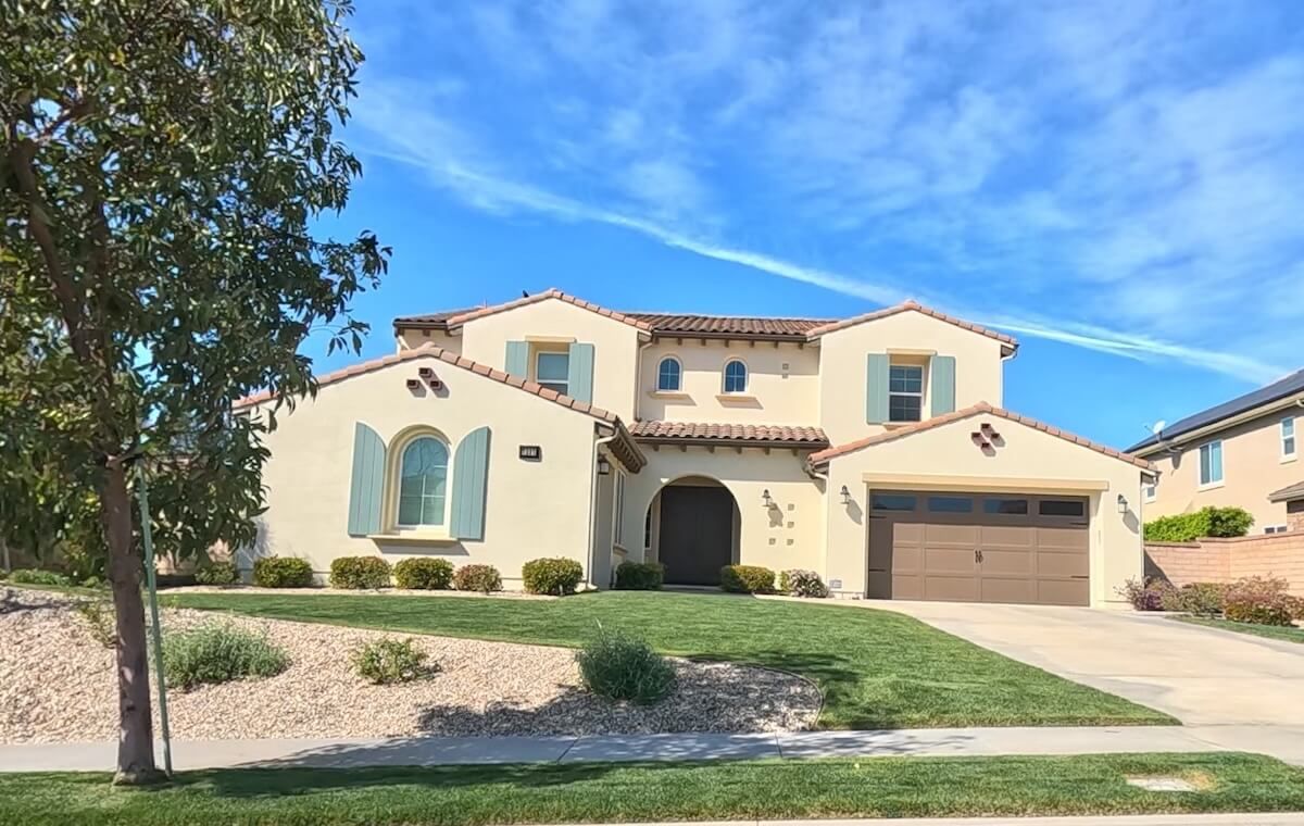 Pinnacleatmoorparkhighlands If Moorpark sounds like your kind of place, and you’re looking for new construction with a luxury feel, you’ll want to know about The Pinnacle at Moorpark Highlands.
